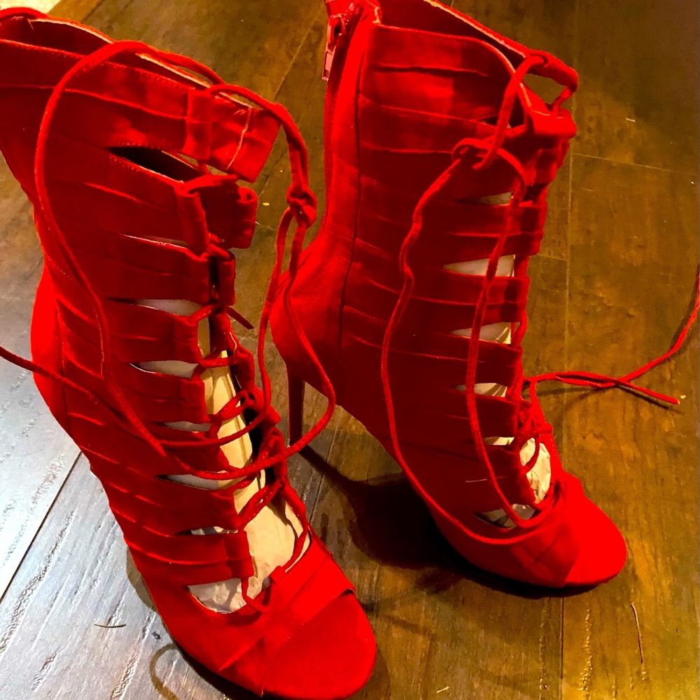 Women 4 in boots